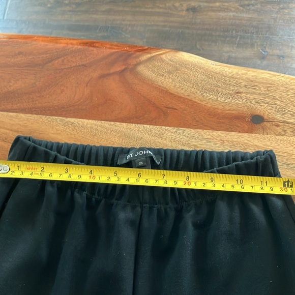 SALE Black St. John in extra small pull on pant . Made in Mexico. - Picture 5 of 9